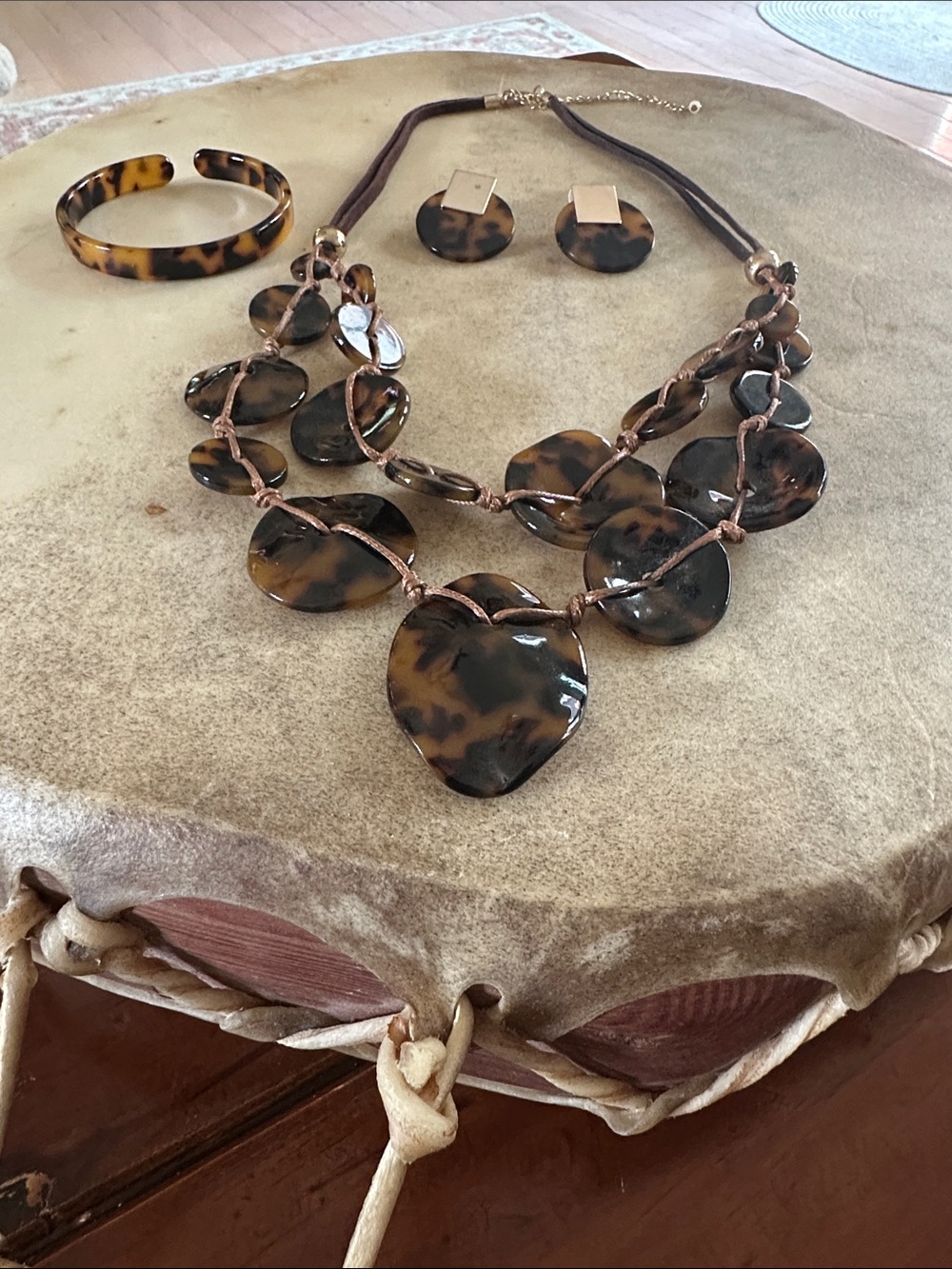 Tortoiseshell Heart Pendant Necklace Set - Brown Tortoise Jewelry